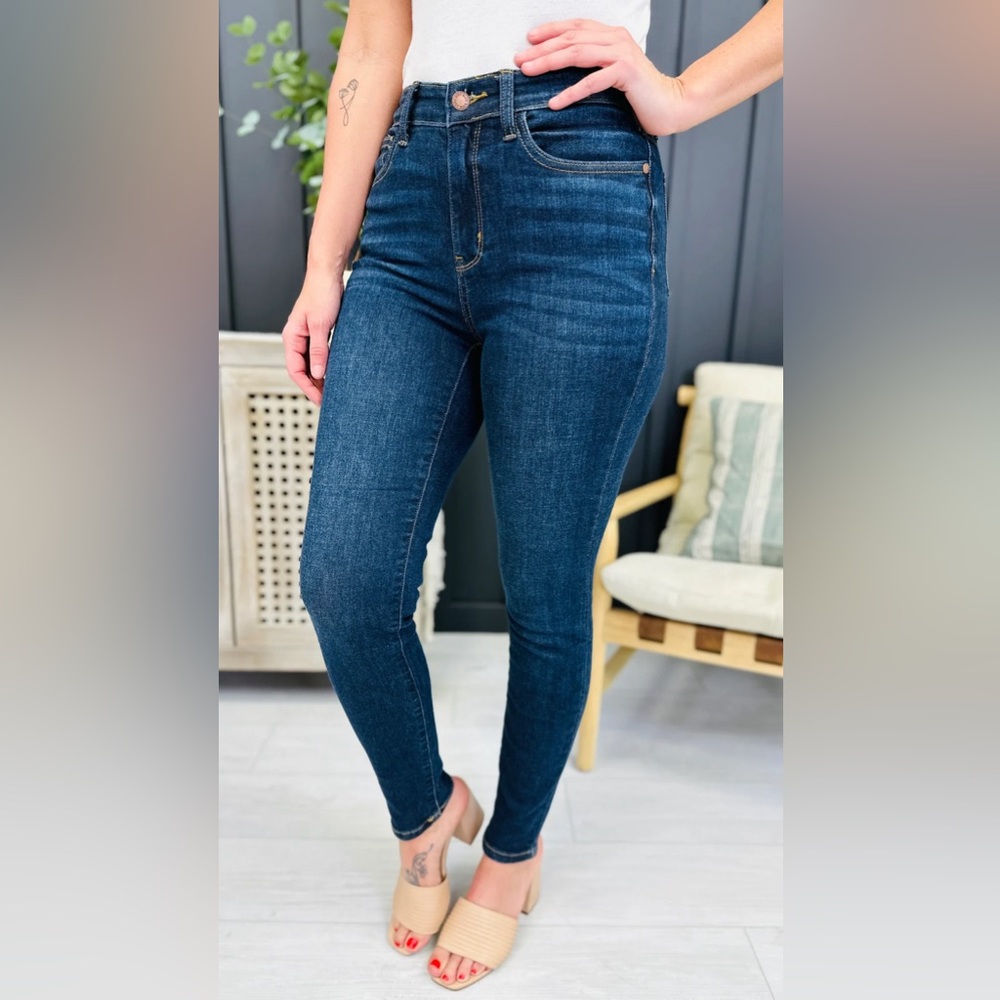 Judy Blue Non Distressed Skinny Jean Size 13/31